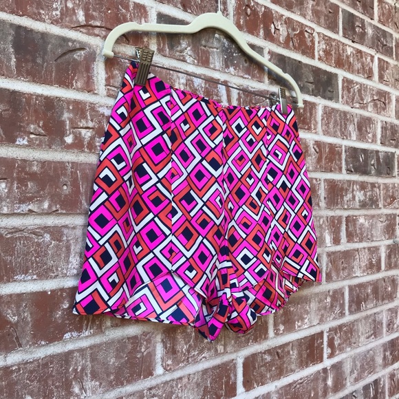 Alice + Trixie Silk Patterned Shorts - Picture 2 of 5